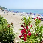 Baia Taormina & 4*