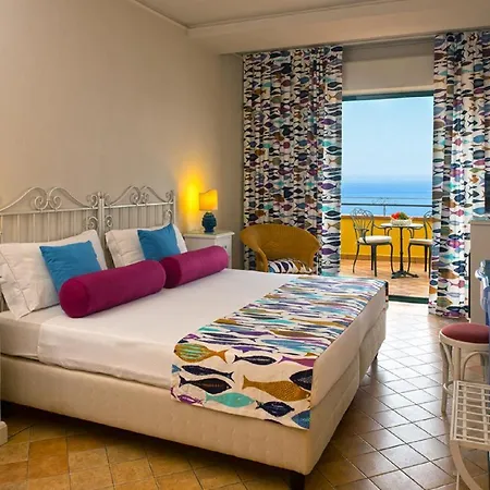 فندق Baia Taormina & فورتْسا داغْرو