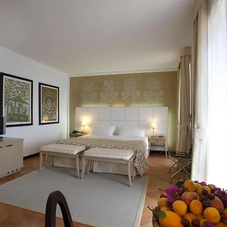 Baia Taormina & 4*