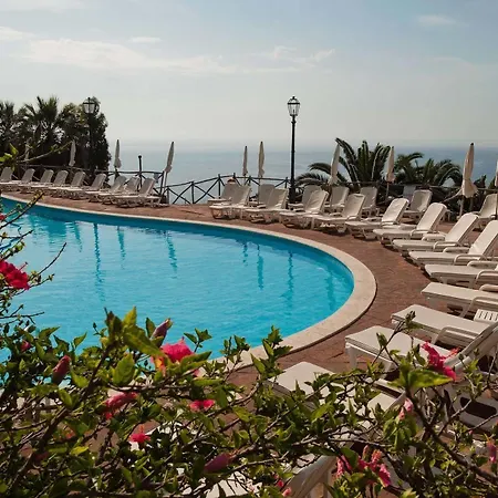 Hotel Baia Taormina & 4*