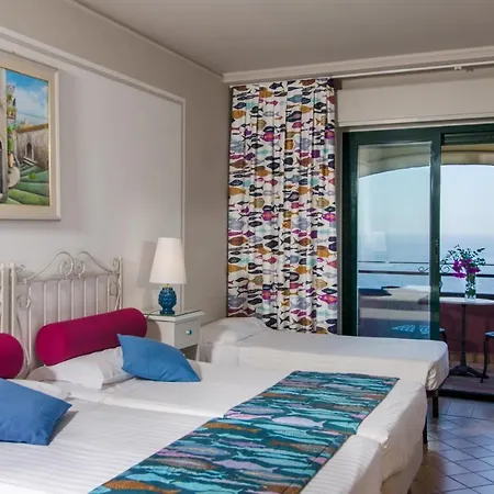 Baia Taormina & Hotel Forza dʼAgro