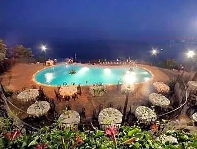 Baia Taormina & 4*