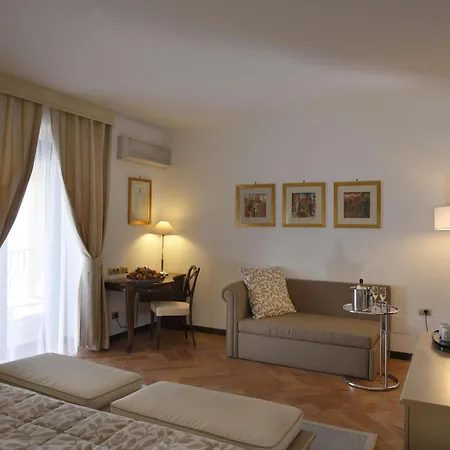 Baia Taormina & Hotel