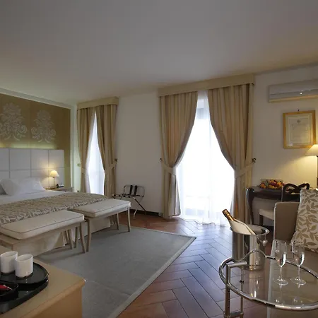 Baia Taormina & Hotel 4*