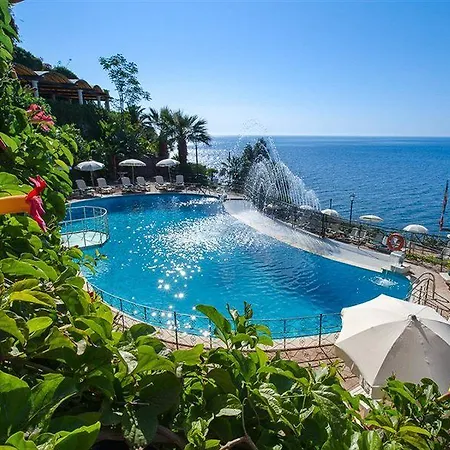Baia Taormina & 4*