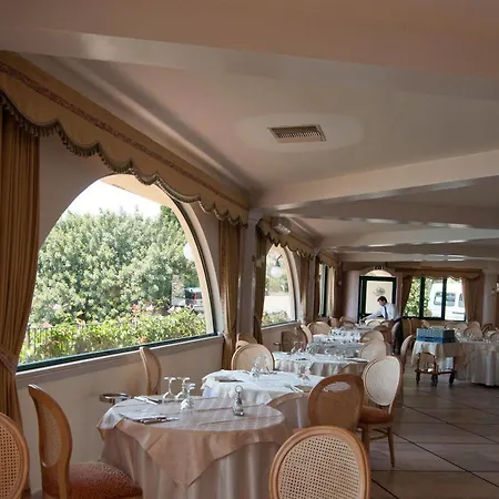 Baia Taormina & 4* Forza dʼAgro