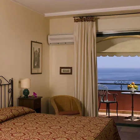 Baia Taormina & Hotel 4*