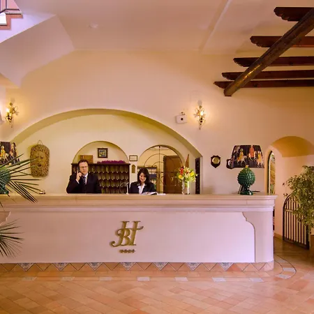 Baia Taormina & Hotel