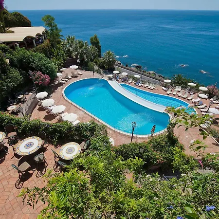 Baia Taormina & Forza dʼAgro