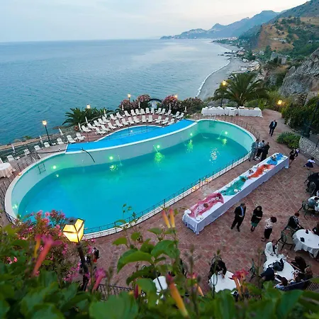 Baia Taormina & 4*