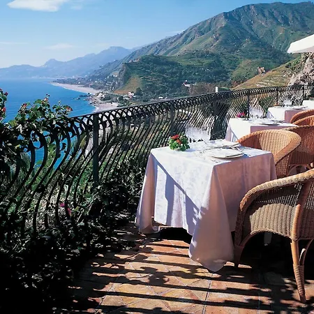Baia Taormina & Отель