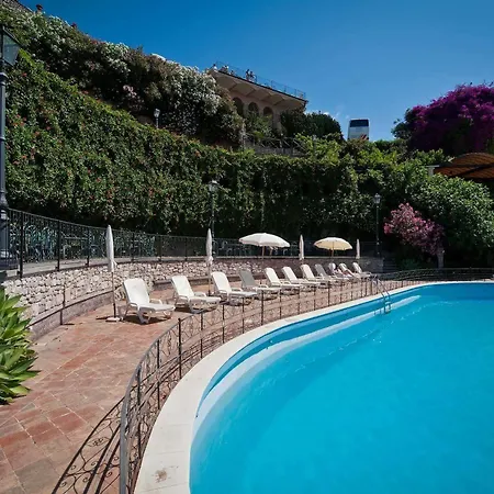 Hotel Baia Taormina & Forza dʼAgro