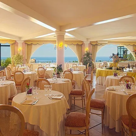 Baia Taormina & Forza dʼAgro