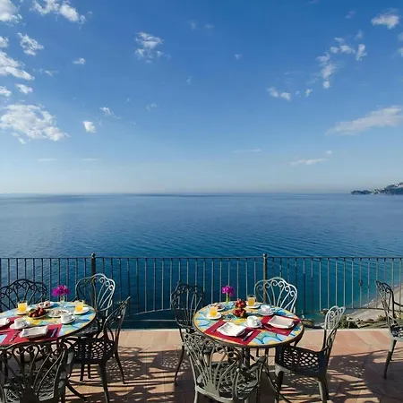 Baia Taormina & Forza dʼAgro