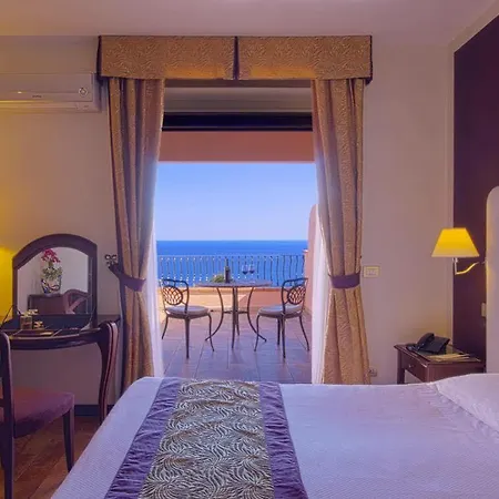 Baia Taormina & 酒店 4*