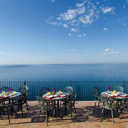Baia Taormina & Hotel Forza dʼAgro